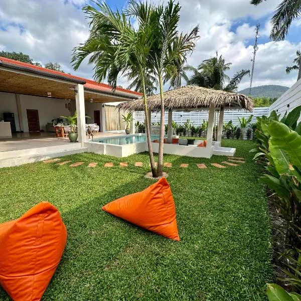 Oh'lala Three Bedroom Pool Villa，位于帕干岛的酒店