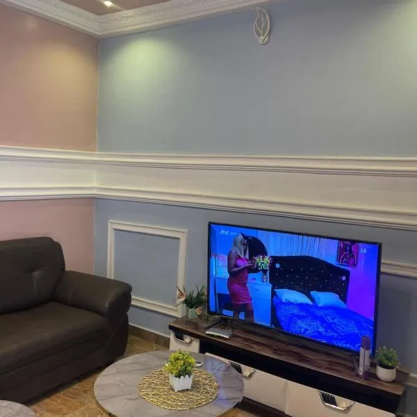 Premiere Maison GuestHouse，位于林贝的酒店