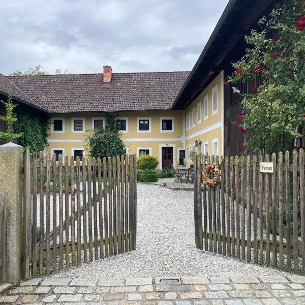 Apartment im Loefengut，位于Oberweidlham的酒店