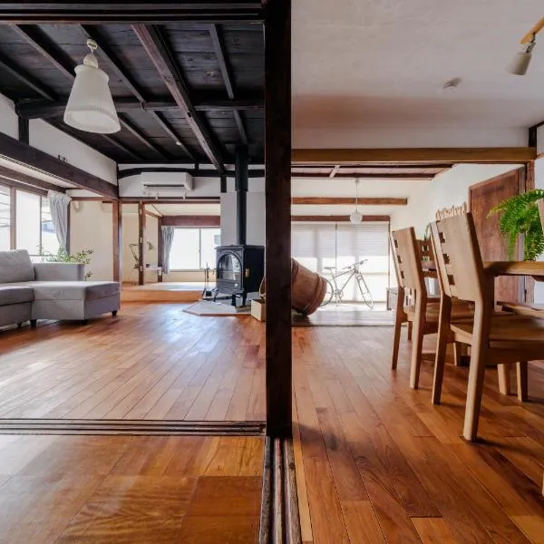 一棟貸切古民家,信州麹屋の宿,愛犬OK, 平日割,最大9名,Private villa，位于Okaya的酒店