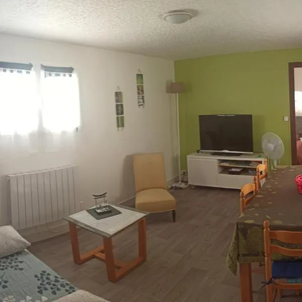 Logement entier proche des plages de Sud Vendée，位于Saint-Michel-en-lʼHerm的酒店