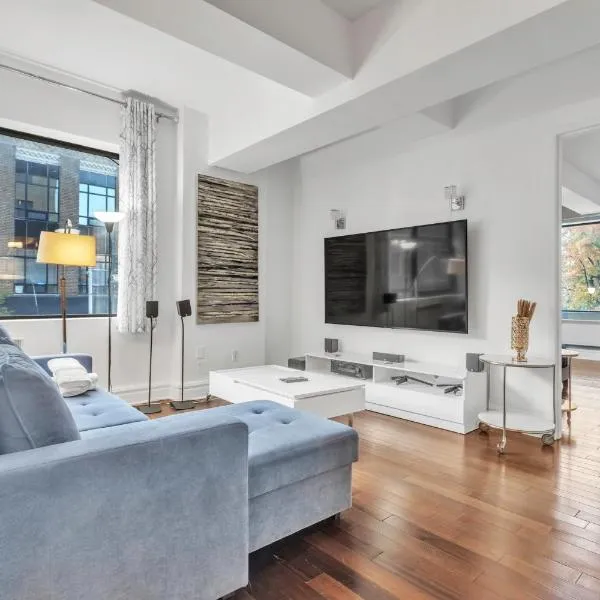 Luxurious 2 Bedroom 2 Bathroom Condo Downtown Montreal，位于蒙特利尔的酒店