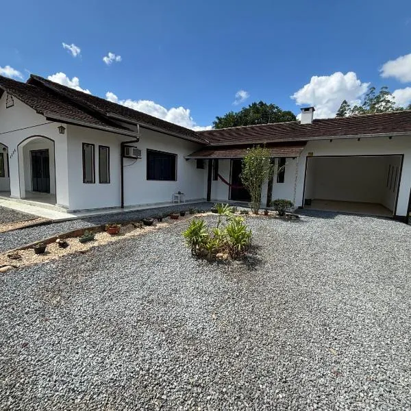 Casa do Sítio Palmeira - Pomerode，位于波梅罗迪的酒店