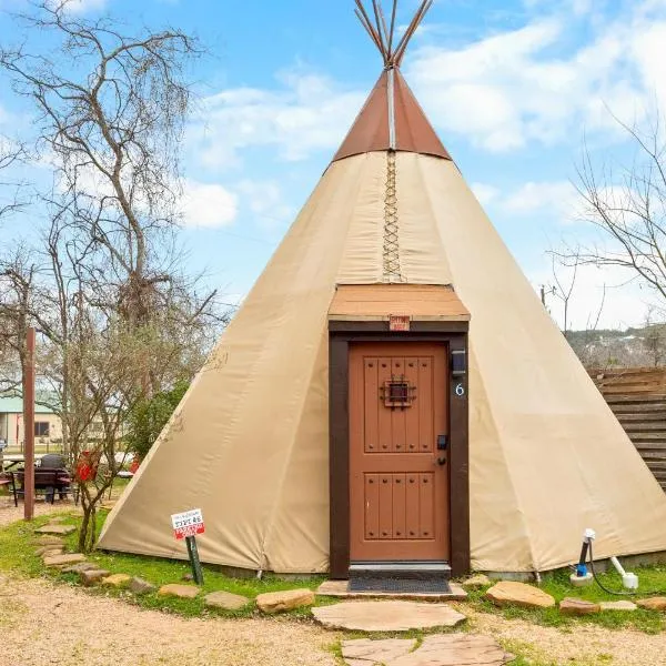 Sitting Bull - Tipi 6，位于新布朗费尔斯的酒店