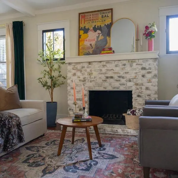 Historic Orlando Casita Love Apt A with backyard，位于奥兰多的酒店