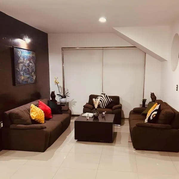 Hermoso Penthouse，位于图斯特拉古铁雷斯的酒店