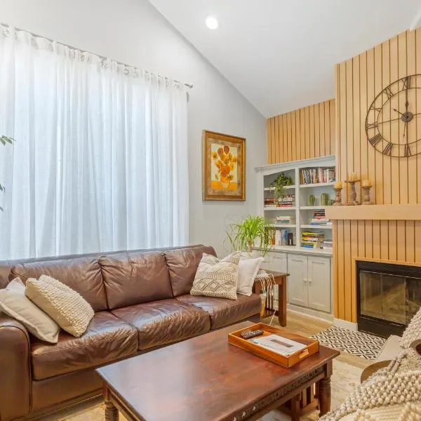 Remodeled House Near Disneyland，位于福乐顿市的酒店