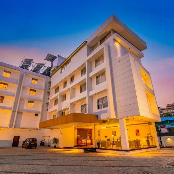 Hotel Seven Lights，位于埃尔讷古勒姆的酒店