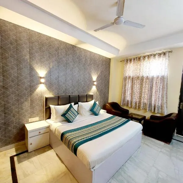Hotel Khusbu Residency, Green Park Market, South Delhi，位于新德里的酒店