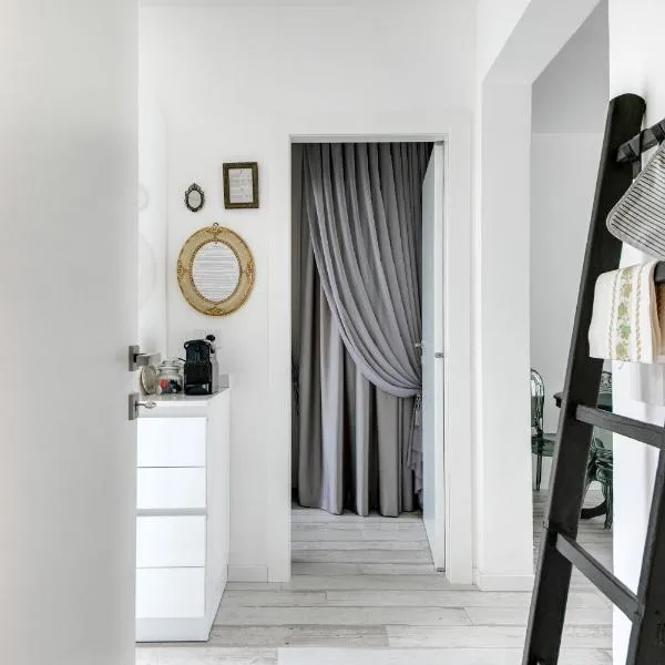 VILLA MONTI SUITES&APARTS，位于切塞纳蒂科的酒店