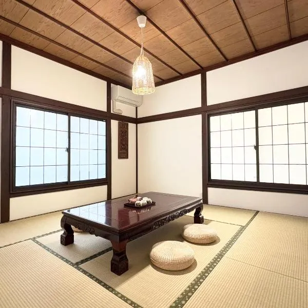 homey I 横浜中華街の中に位置する120平米一戸建まるごと貸切 I ダブルサイズ寝具8台最大16人 I 元町中華街駅徒歩3分，位于横滨的酒店