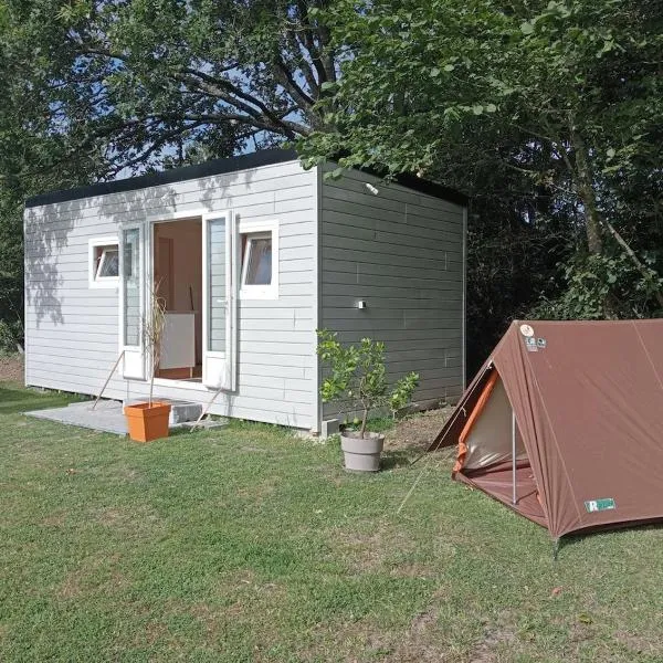 Tiny house sous le chene，位于Saint-Roch的酒店