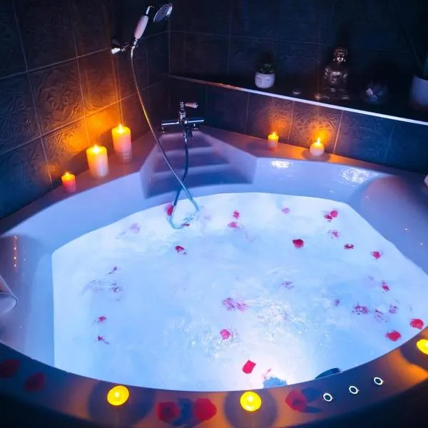 La jungle insolite, SPA, Écran cinéma, Lit à baldaquin king size, day use, 10 min centre，位于亚眠的酒店