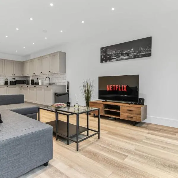 JD Apartments - Urban Retreat with Patio，位于克罗伊登的酒店