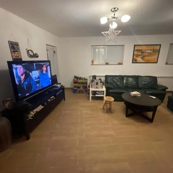 Günstige und komfortable Wohnung in Regenstauf，位于雷根斯陶夫的酒店