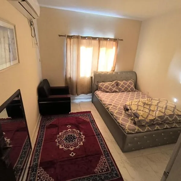 Family room near to gold market back side of bus station，位于阿吉曼的酒店