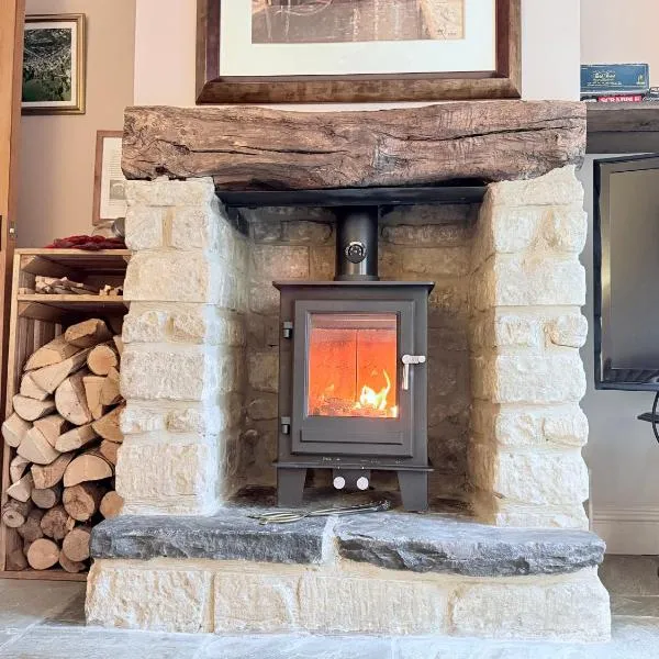 Misty View - 2 Bed Cottage in Winchcombe，位于温什科姆的酒店
