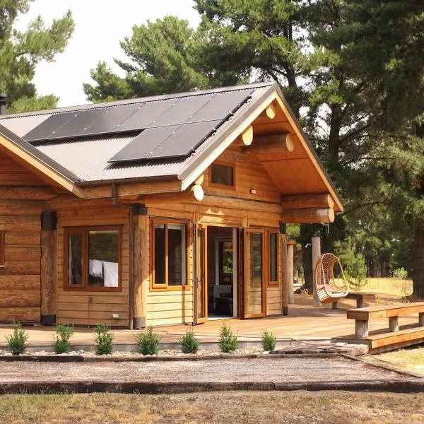 Stunning Private Log Cabin，位于Tarras的酒店