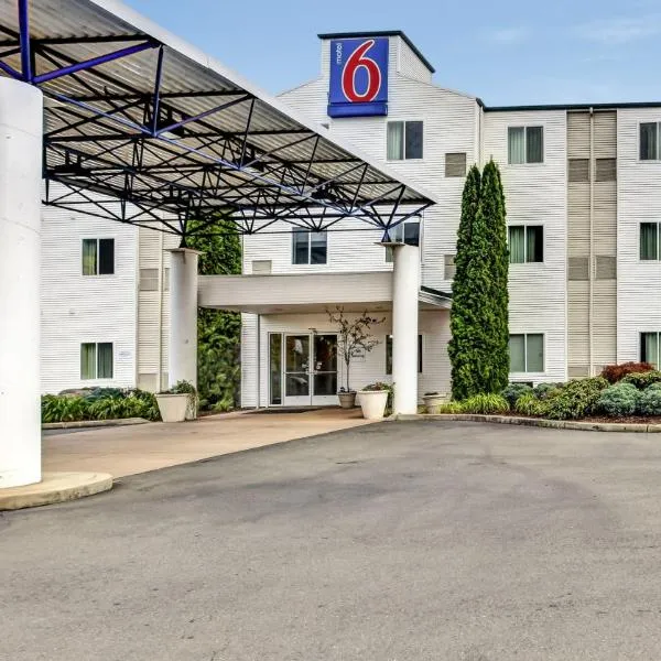 Motel 6-Roseburg, OR，位于罗斯堡的酒店