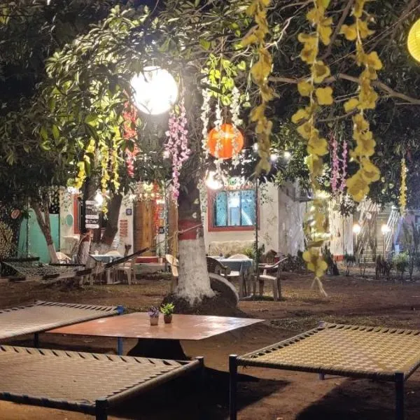 Bageecha B&B - K S H I T H I，位于阿里巴格的酒店