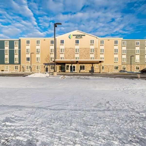 WoodSpring Suites Loves Park - Rockford，位于Loves Park的酒店