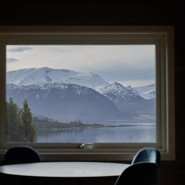 Rjånes Ferie og Konferansesenter，位于厄什塔的酒店