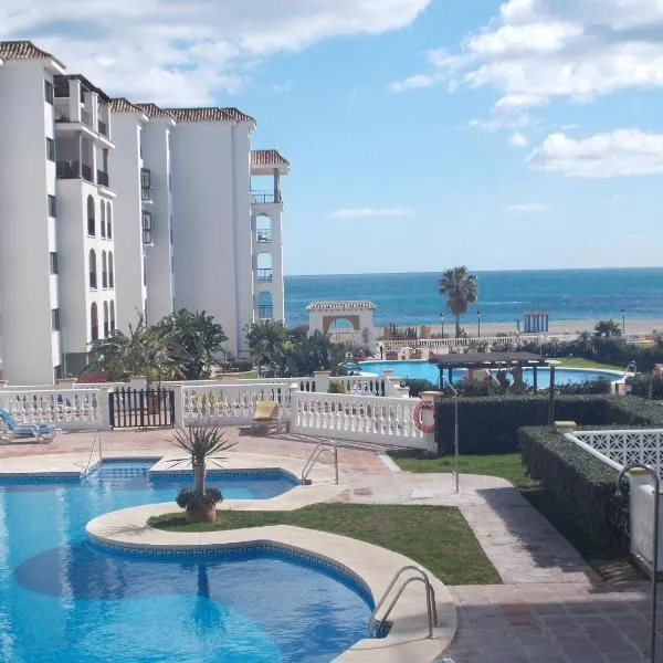 Beach Apartment Marina Duquesa，位于马尼尔瓦的酒店