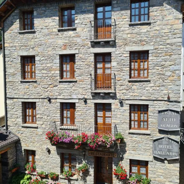 Hotel Ballarin，位于托尔拉的酒店