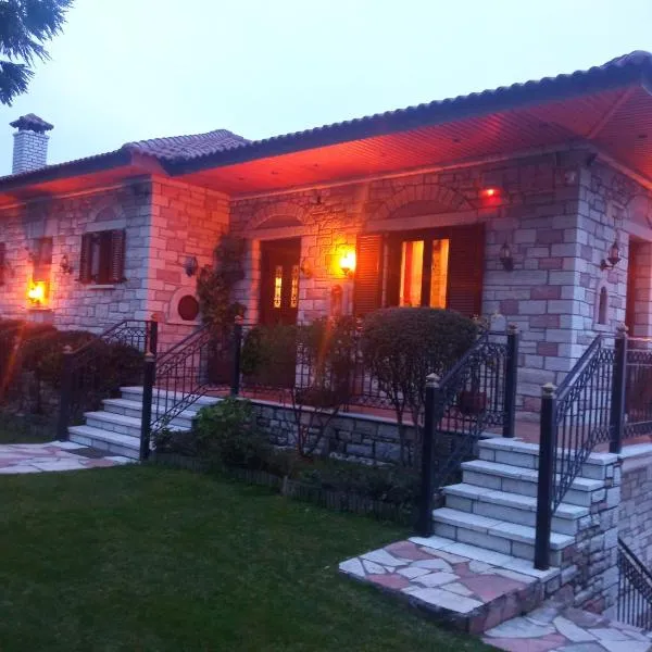 Balcony on Trichonida Lake，位于Kríon Nerón的酒店