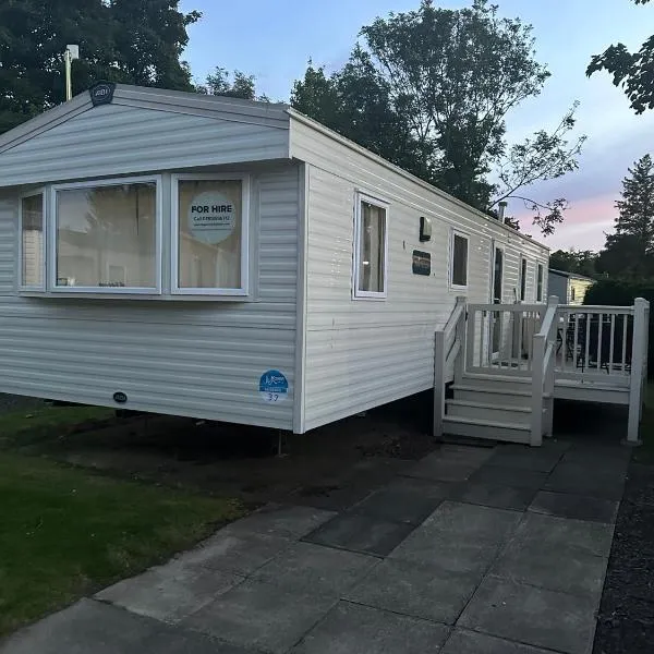 Haggerston Castle 6 Berth Caravan - Riverside 37，位于Cheswick的酒店