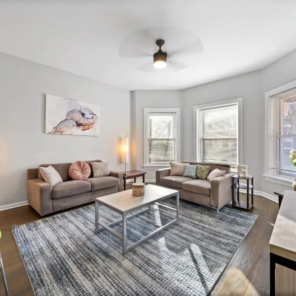 Cozy Woodlawn Retreat 1,位于芝加哥的酒店