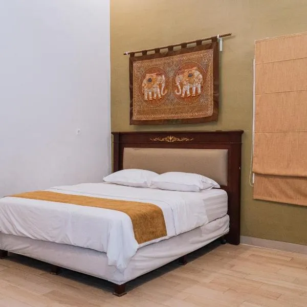 TM 16 Padang, Near Mentawai Fast & City Center，位于巴东的酒店