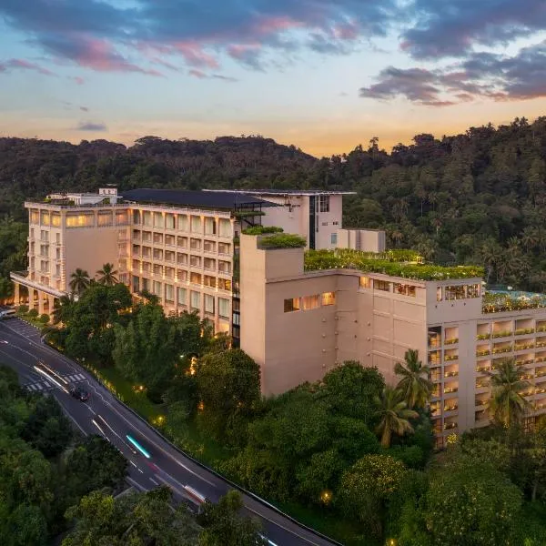 金皇冠酒店，位于康提的酒店