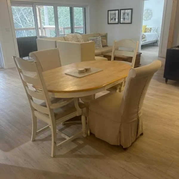 Treetop Suite，位于哈里伯顿的酒店