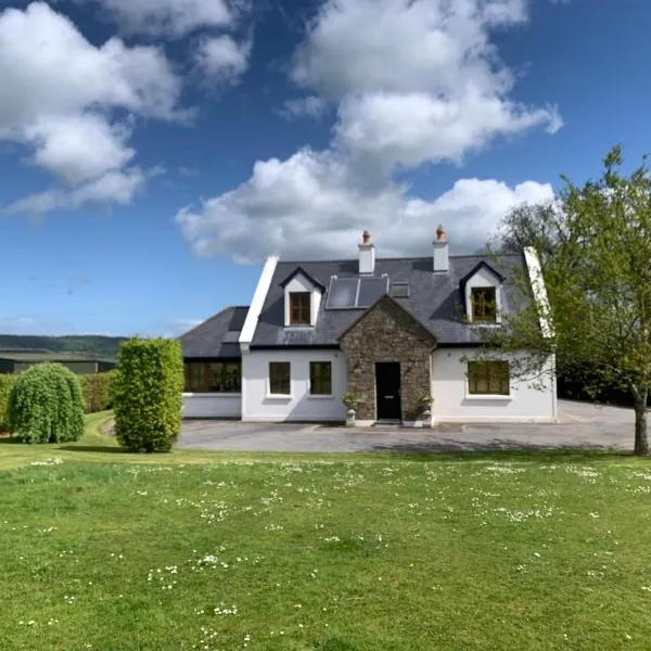 House at the foot of The Galtees，位于Clohernagh的酒店