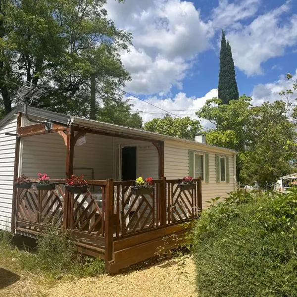 Mobilhome，位于Saint-Paulet-de-Caisson的酒店
