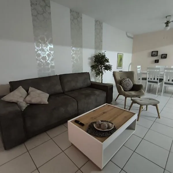 Anthea Gardens - Cosy Condo，位于帕福斯的酒店