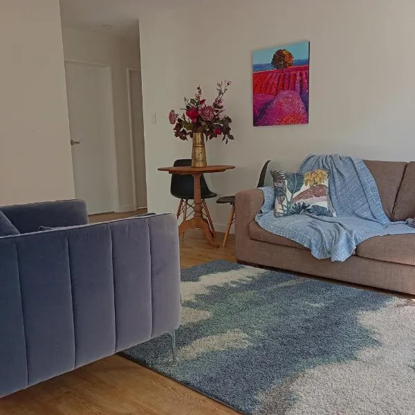 Orewa Beachfront Apartment，位于奥雷瓦的酒店