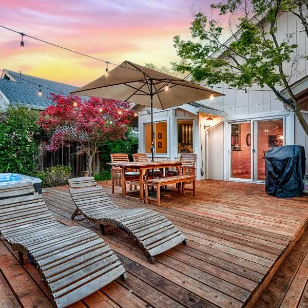 Spacious Oasis Hot Tub Backyard Garden 3BR/2BA，位于索诺玛的酒店