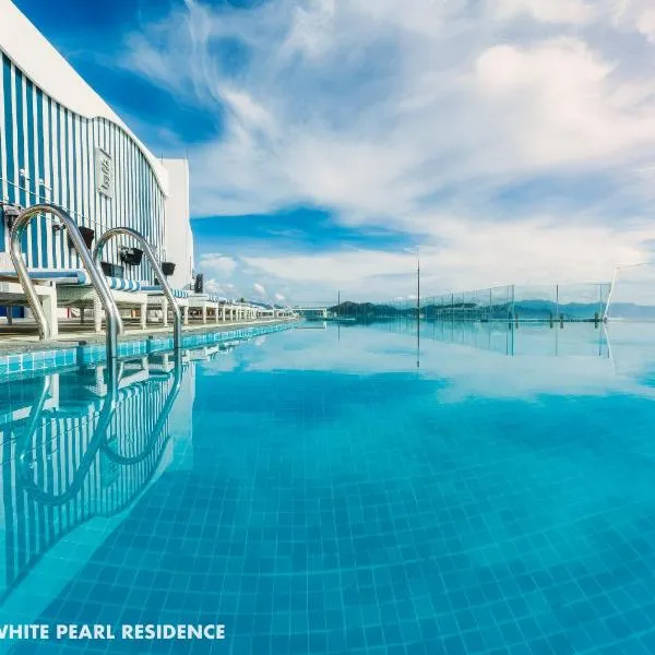 AQUA BEACHFRONT PANORAMA Nha Trang Centre，位于芽庄的酒店