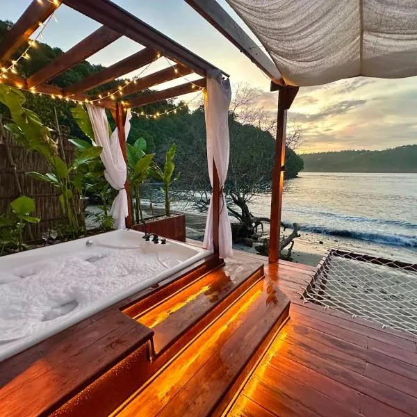 Beachfront Luxury Dome Villas - Gamat Bay Resort，位于珀尼达岛的酒店
