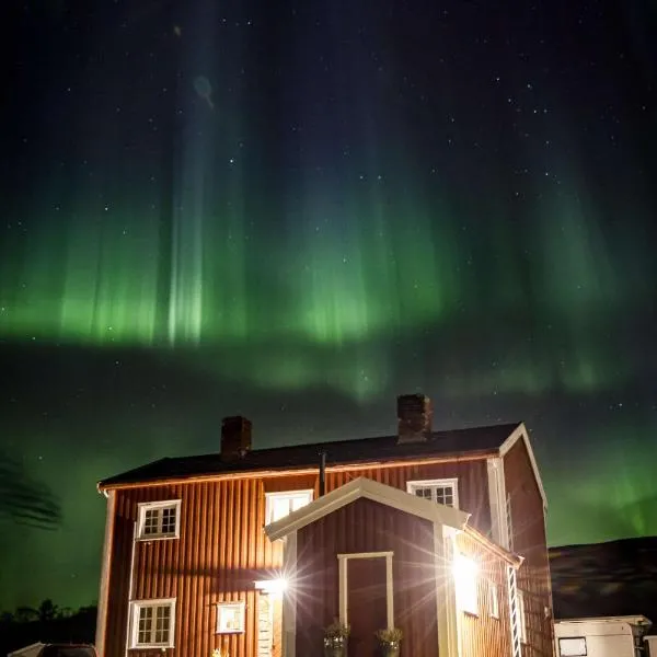 Aurora Lodge Helligskogen with sauna，位于Helligskogen的酒店