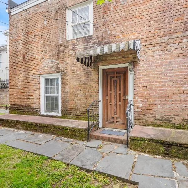 Irby Carriage House，位于莫比尔的酒店