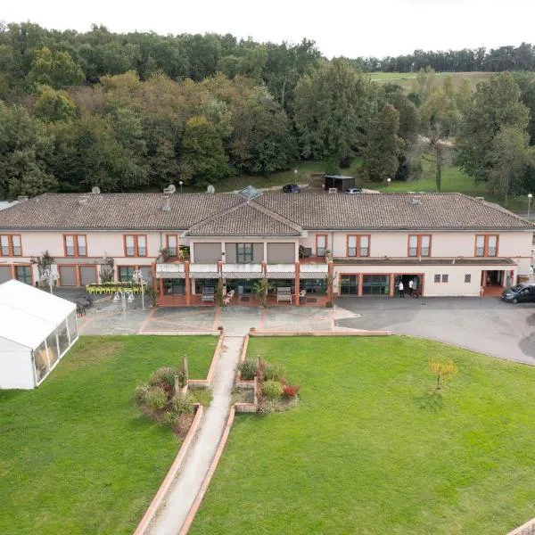Domaine de Pousiniès，位于Saint-Étienne-de-Tulmont的酒店
