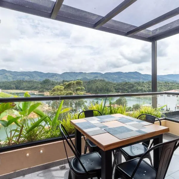 Penthouse View & Lake Access 5min To Town，位于瓜塔佩的酒店