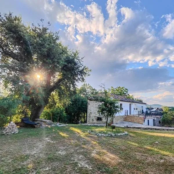 Casa Vacanze Maja e Ermes，位于Arsita的酒店