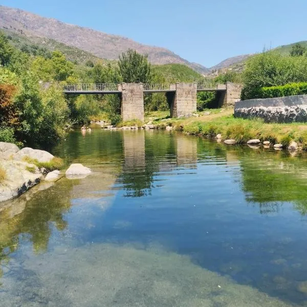 Piscinas, Serra da Estrela AL，位于Bouça的酒店