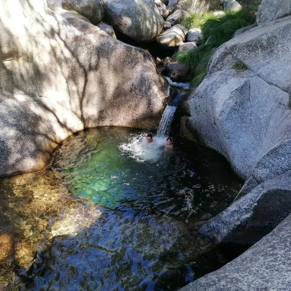 Piscinas, Serra da Estrela AL,位于Bouça的酒店