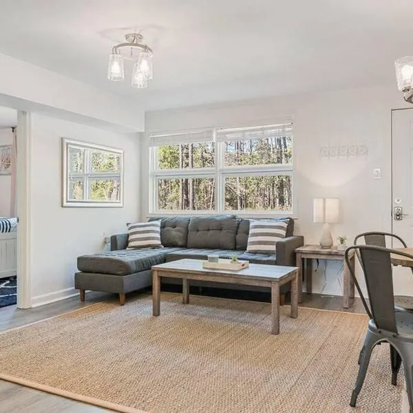 Dauphin Island Condos Near the Beach - Unit 2，位于多芬岛的酒店