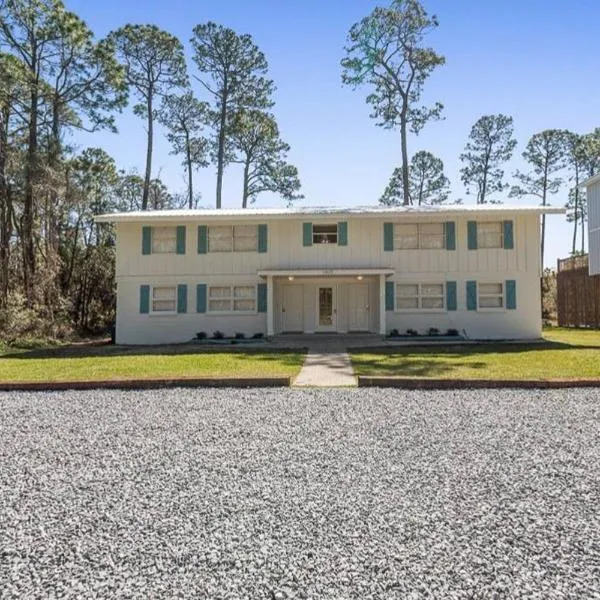 Dauphin Island Condos Near the Beach - Unit 3，位于多芬岛的酒店